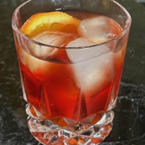 Negroni koktel sa džinom, Camparijem i slatkim vermutom