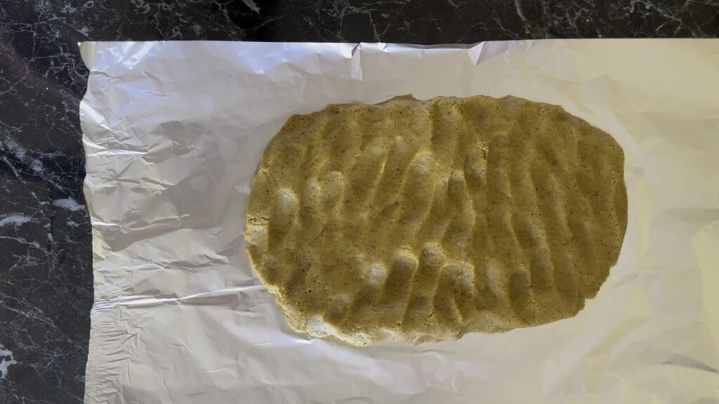Krostata sa jagodama i pistaćima, priprema kolača od pistaća.