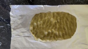 Krostata sa jagodama i pistaćima, priprema kolača od pistaća.
