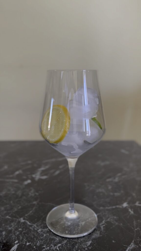Koktel Limoncello Spritz, limun i led