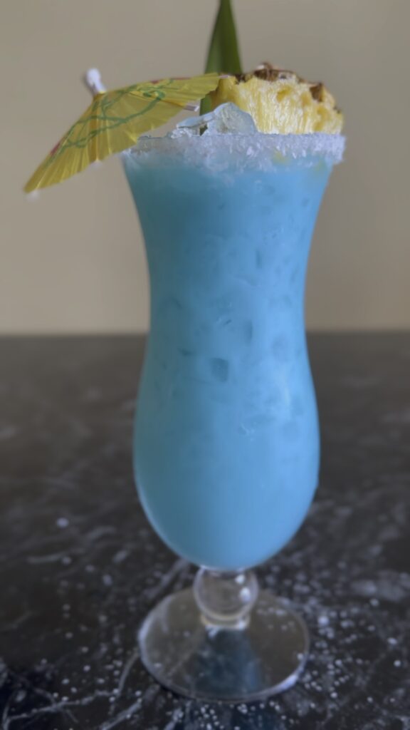 Koktel Blue Hawaii, dekoracija