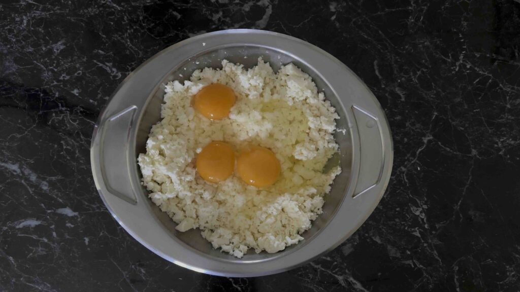 Gibanica, priprema nadeva, sir i jaja