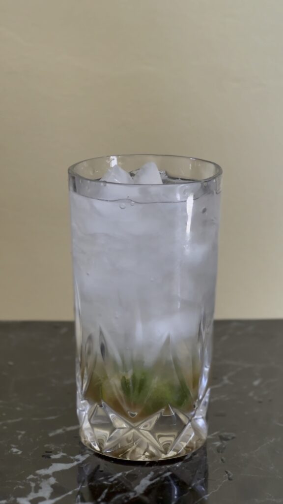 Koktel Caipirinha, cachaça