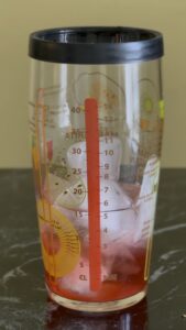 Koktel Siesta, šejker sa camparijem
