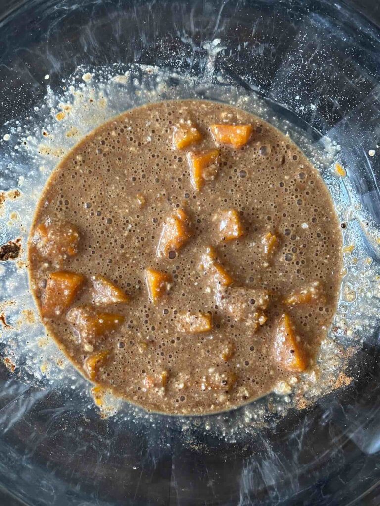 Kolač od bundeve, pomešati sastojke za nadev