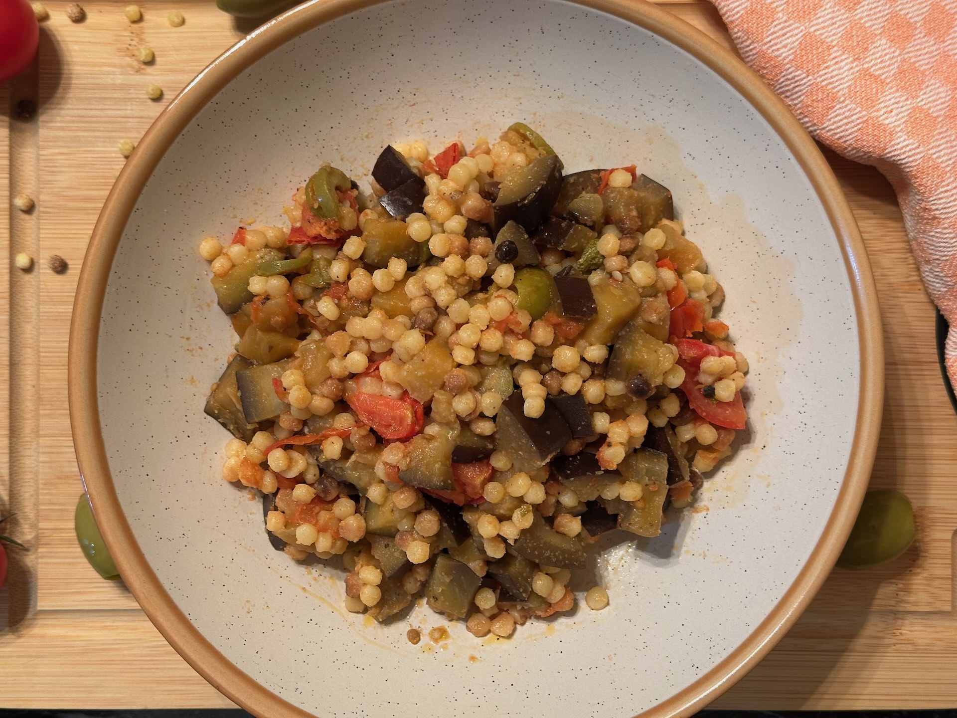 Fregola sa plavim paradajzom