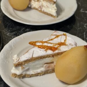 Torta sa rikotom i kruškama