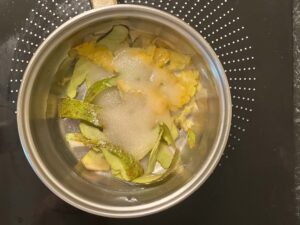 Torta sa rikotom i kruškama - priprema sirupa