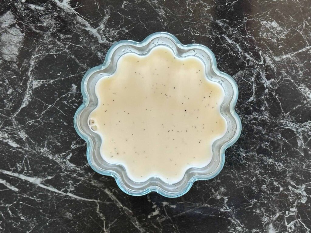 Panna cotta - odložiti krem u frižideru