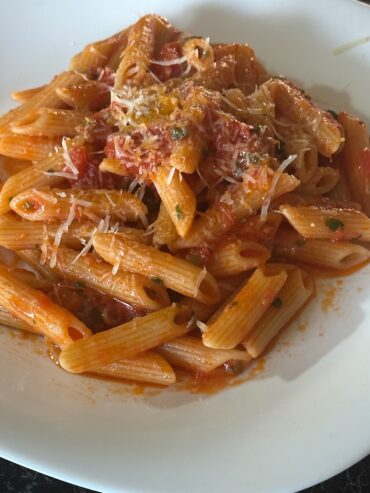 pasta arrabbiata sa paradajz sosom i čilijem