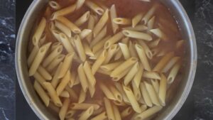 Pasta Arrabiata - dodati testeninu