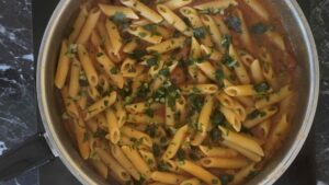 Pasta Arrabiata - dodati peršun
