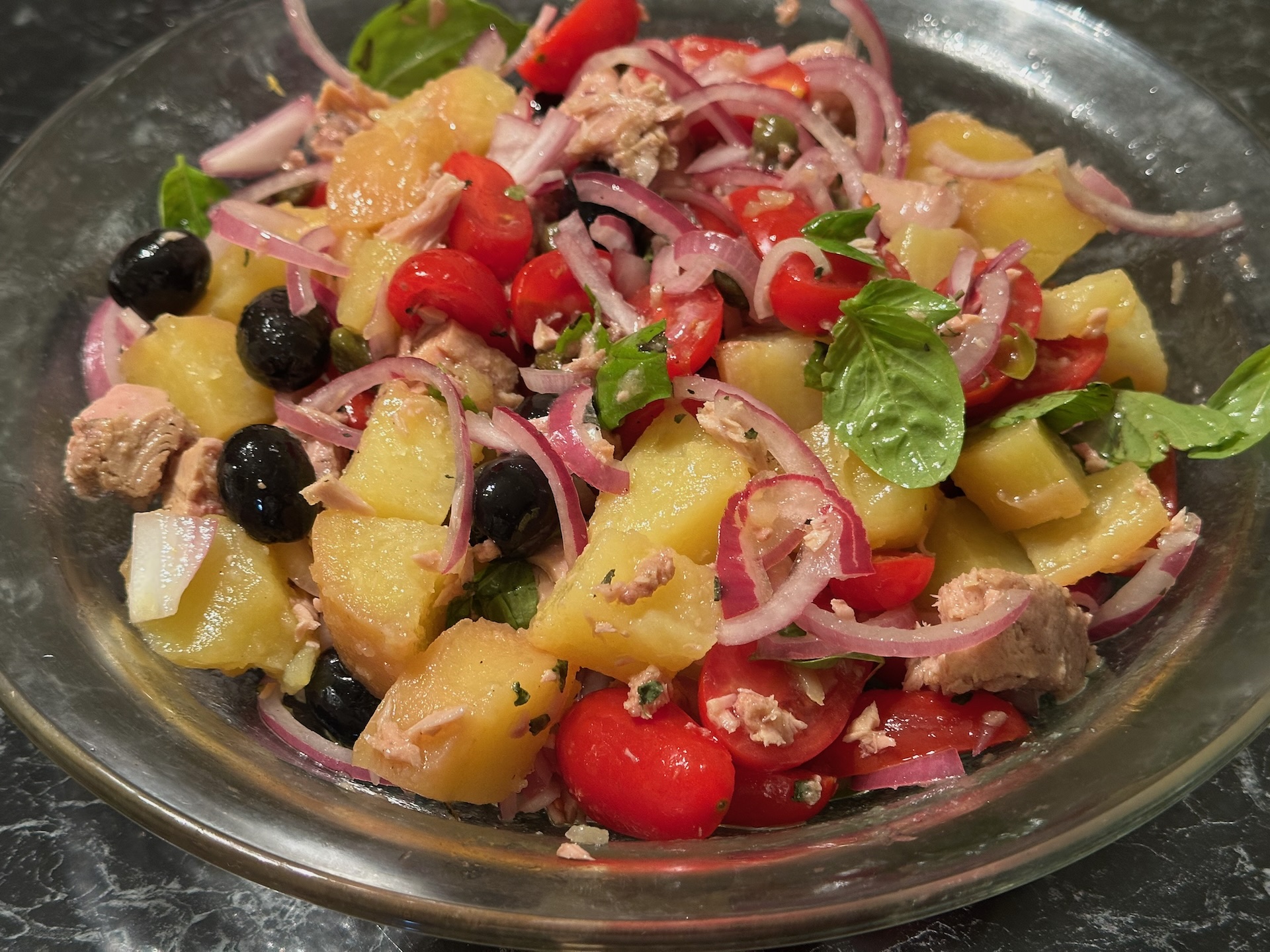 Salata sa tunom