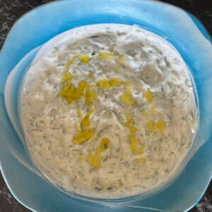 Tzatziki salata sa krastavcem i grčkim jogurtom