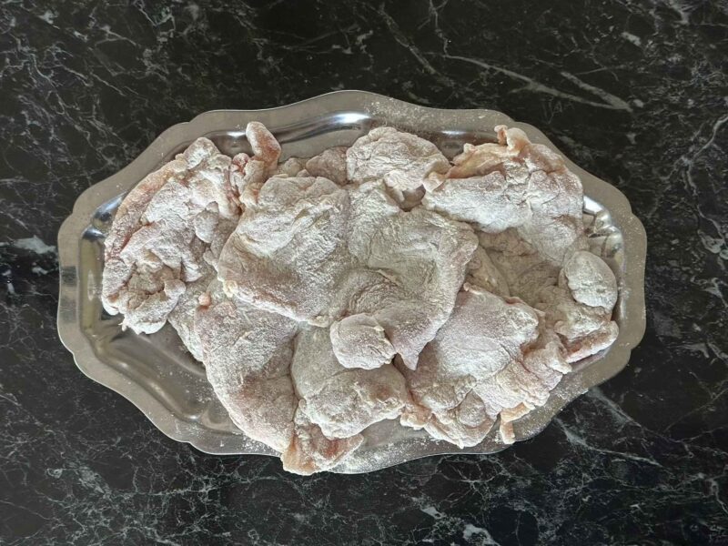 Pileći karabataci uvaljani u brašno