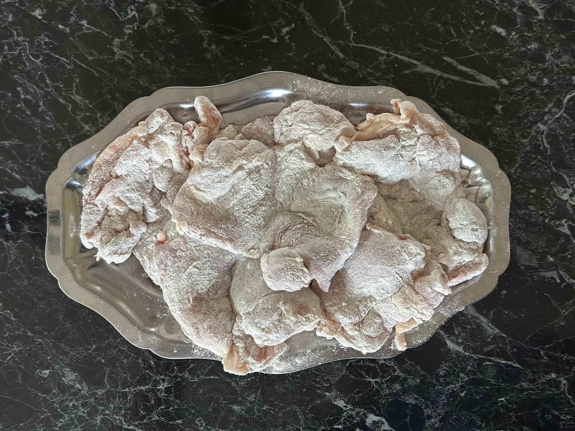 Pileći karabataci uvaljani u brašno