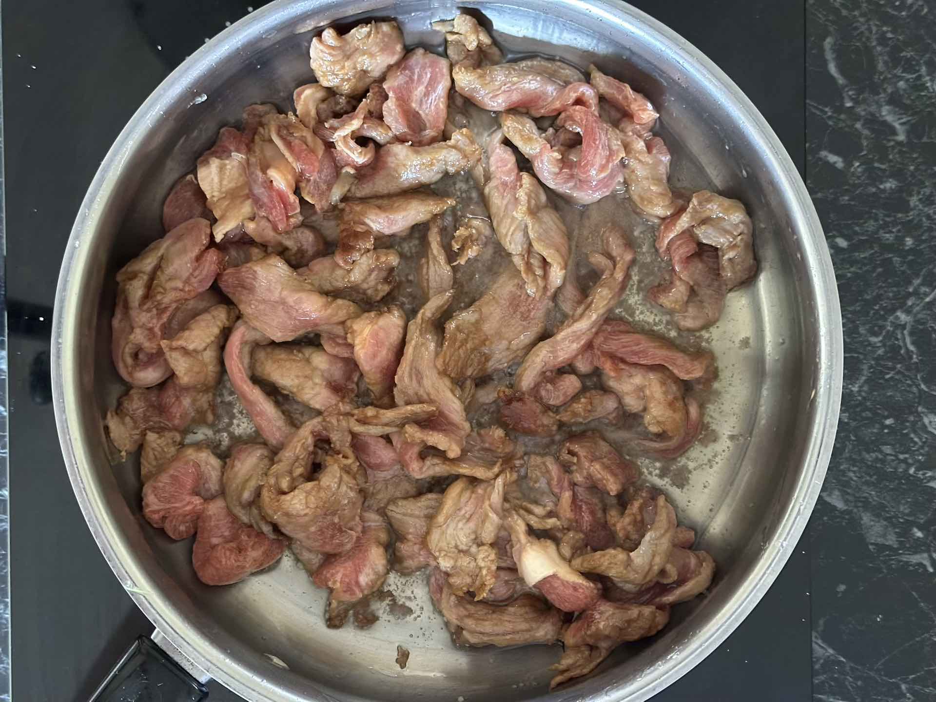 Pržiti meso