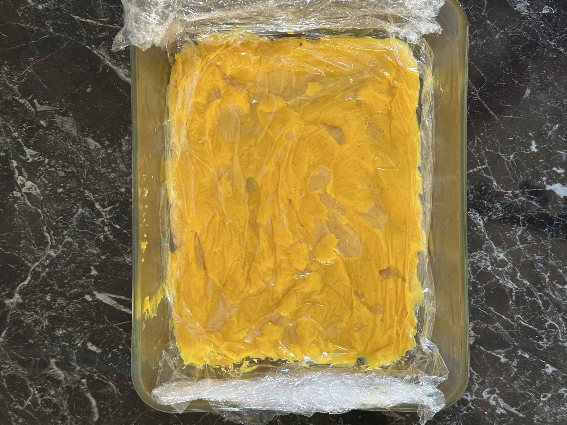 Odložiti poslastičarski krem da se ohladi