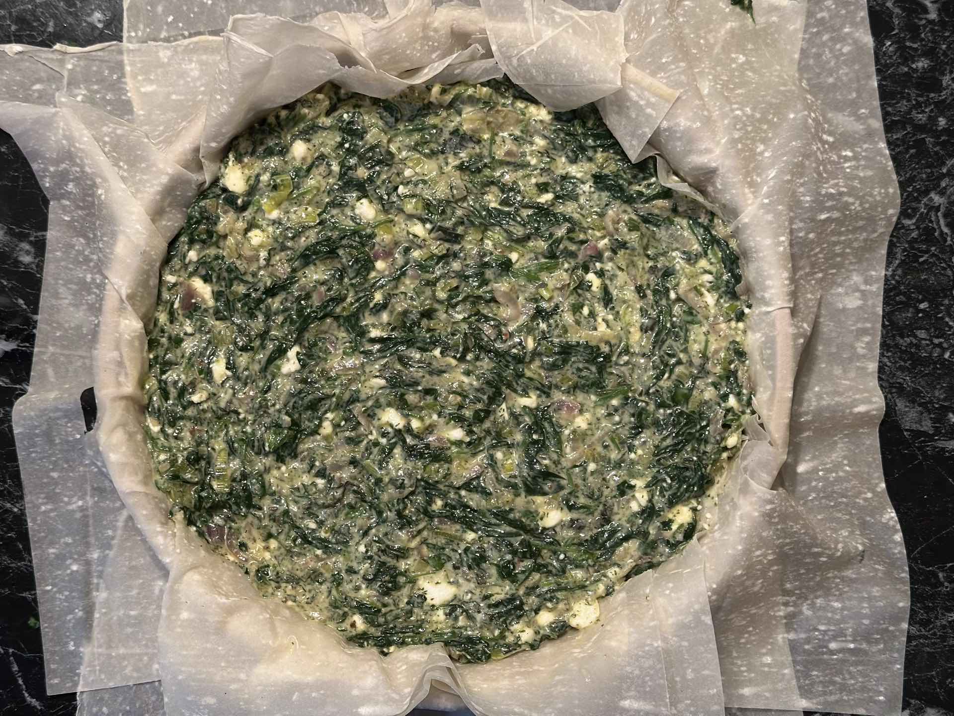 Dodati nadev od spanaća i feta sira