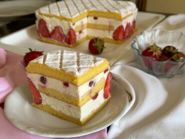 Torta sa jagodama i belom čokoladom