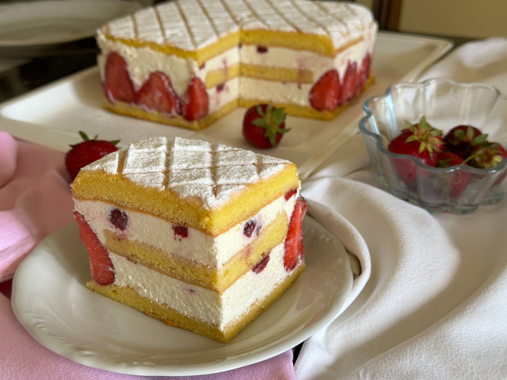 Torta sa jagodama i belom čokoladom